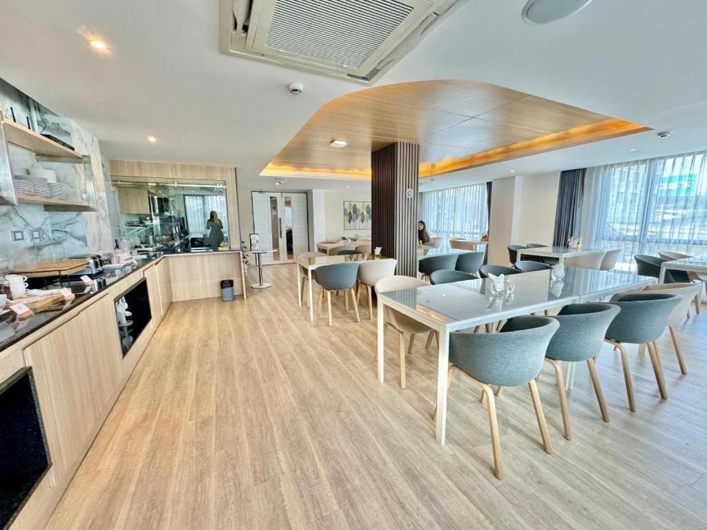 Resort Bangphlat Bangkok Buitenkant foto