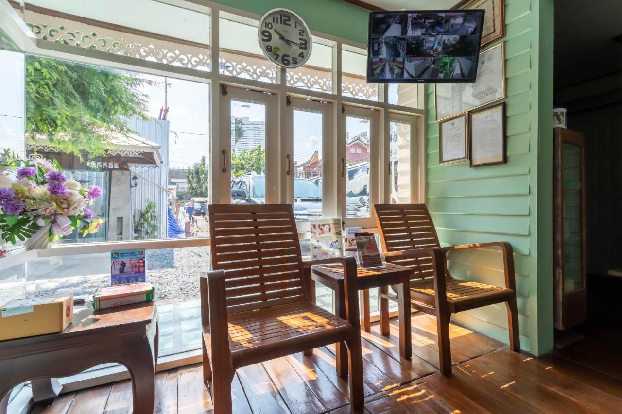 Resort Bangphlat Bangkok Buitenkant foto